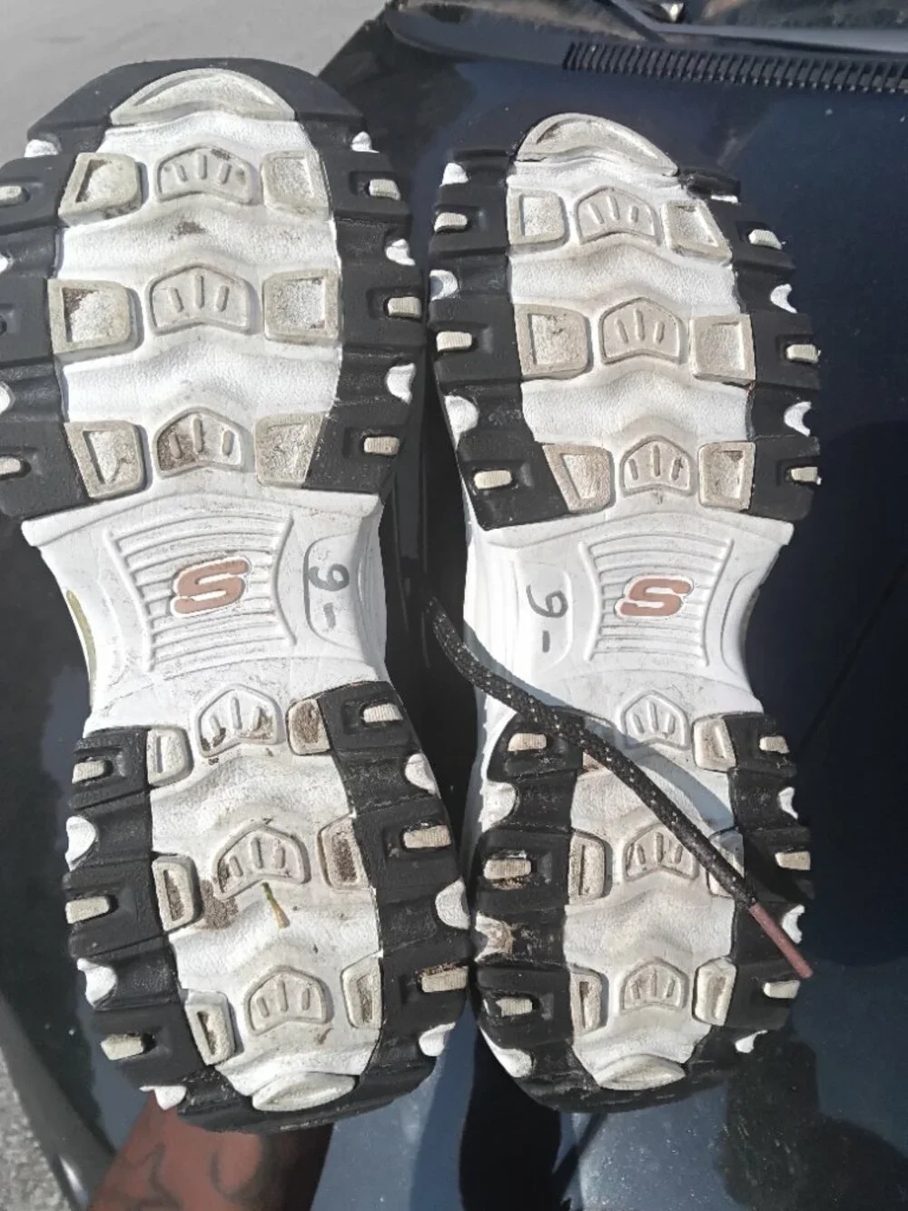 Skechers D'Lites Memory Foam Sneakers Women’s Size 9 Comfort Casual